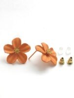 Eligant flower stud Earrings - Peach - Image 2