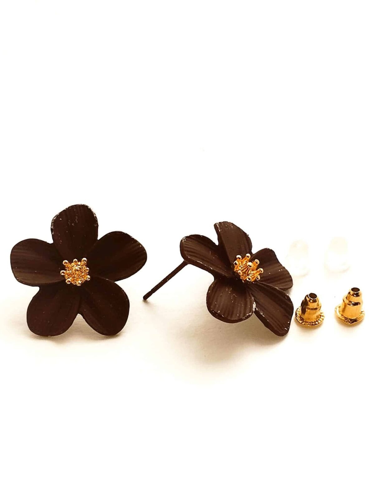 Eligant flower stud Earrings - chocolate brown - Image 2