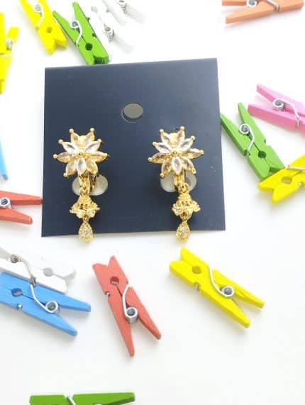 Luxery flower and crystal earrings - Crystal