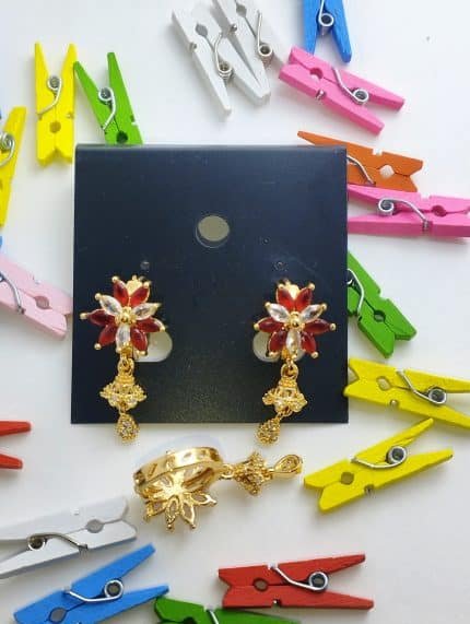 Luxery flower and crystal earrings - Maroon