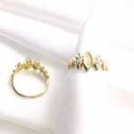 Beautiful 3Peaks Ring - Opal white