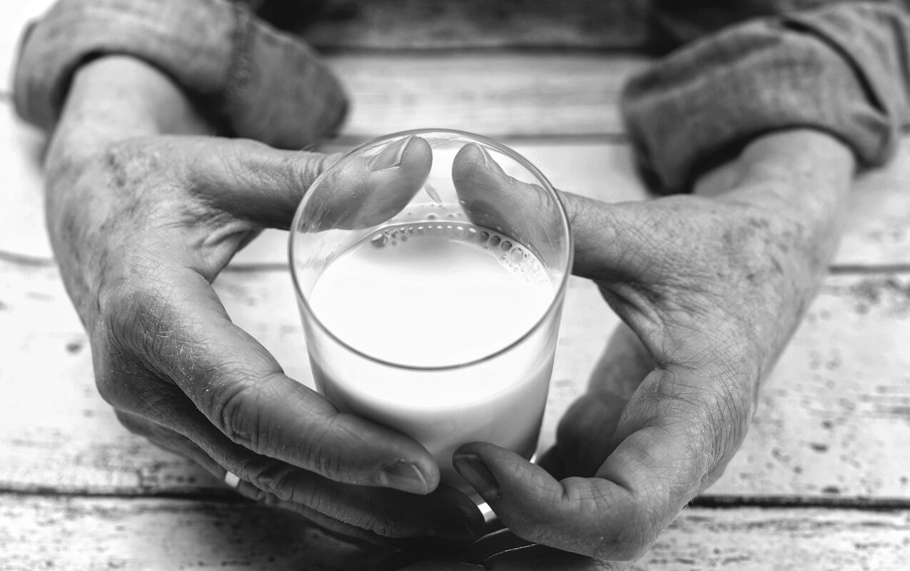 Calcium Deficiency: Symptoms, Causes, Foods & Supplements